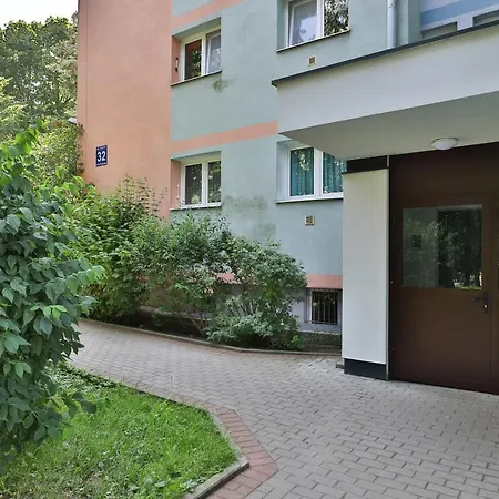 Park By Renters Apartment